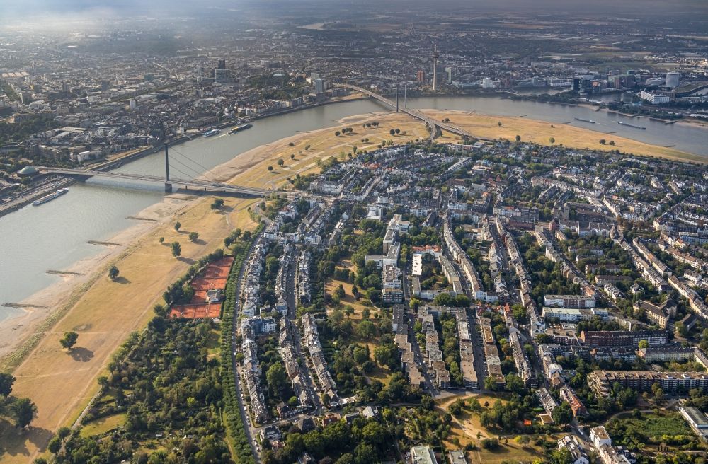 Luftbild Düsseldorf - Stadtansicht am Ufer des Flußverlaufes des Rhein im Ortsteil Oberkassel in Düsseldorf im Bundesland Nordrhein-Westfalen, Deutschland