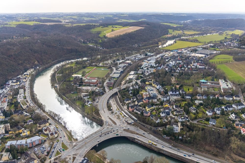 Luftaufnahme Essen - Stadtansicht am Ufer des Flußverlaufes der Ruhr im Ortsteil Werden in Essen im Bundesland Nordrhein-Westfalen, Deutschland