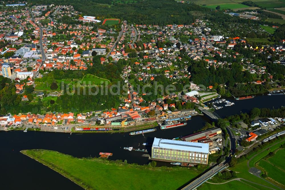 Luftbild Lauenburg/Elbe - Stadtansicht am Ufer des Flußverlaufes am Ufer der Elbe in Lauenburg/Elbe im Bundesland Schleswig-Holstein, Deutschland