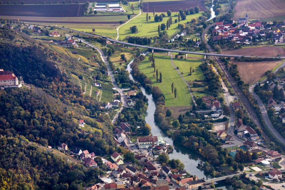Luftaufnahme Freyburg (Unstrut) - Stadtansicht am Ufer des Flußverlaufes der Unstrut in Freyburg (Unstrut) im Bundesland Sachsen-Anhalt, Deutschland