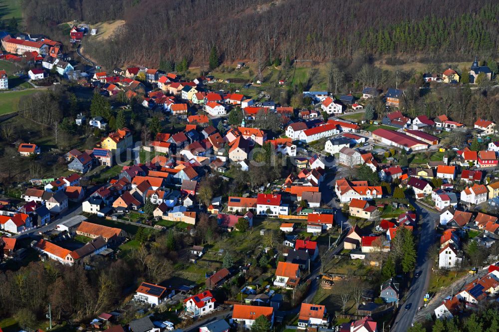 Luftbild Martinroda - Stadtansicht mit umgebender Berglandschaft in Martinroda im Bundesland Thüringen, Deutschland