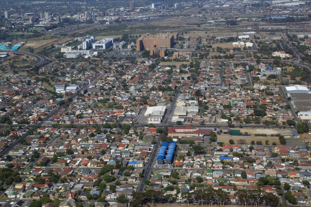 Kapstadt von oben - Stadtansicht und Wohnbebauung im Bezirk Parow Valley im Stadtgebiet von Kapstadt in Westkap, Südafrika
