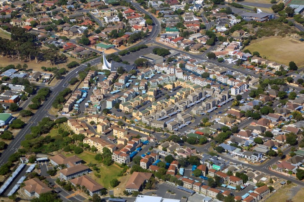 Kapstadt von oben - Stadtansicht und Wohnbebauung im Bezirk De Tijger im Stadtgebiet von Kapstadt in Westkap, Südafrika