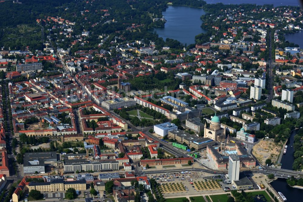 Potsdam von oben - Stadtansicht vom Zentrum mit dem Neubau des Stadtschloß und Brandenburger Landtag in Potsdam im Bundesland Brandenburg