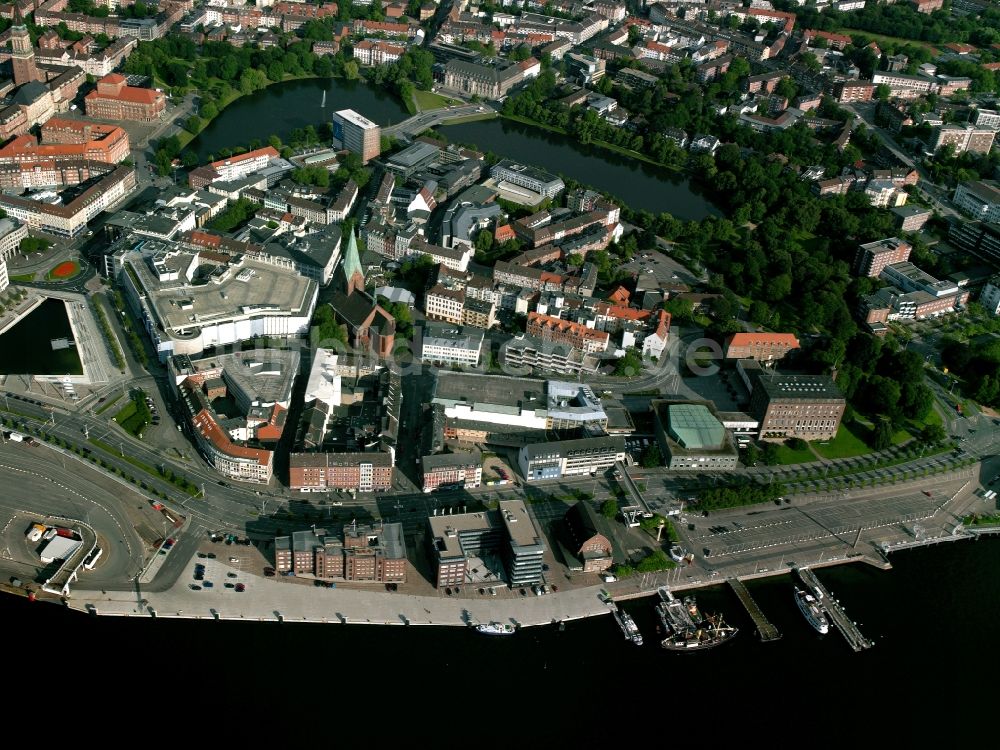 Luftaufnahme Kiel - Stadtansicht vom Zentrum der Stadt Kiel im Bundesland Schleswig-Holstein