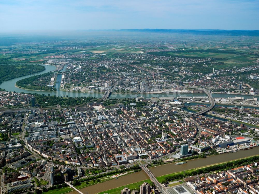 Luftaufnahme Mannheim - Stadtansicht vom Zentrum der Stadt Mannheim im Bundesland Baden-Württemberg