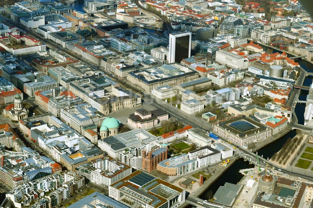 Berlin von oben - Stadtansicht zwischen Bebelplatz, Kupfergraben, Lustgarten, Musumsinsel im Stadtgebiet in Berlin, Deutschland