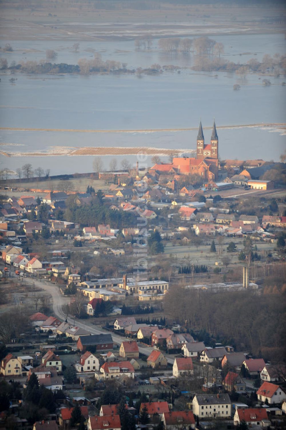 Luftaufnahme JERICHOW - Stadtblick über Jerichow in Sachsen-Anhalt