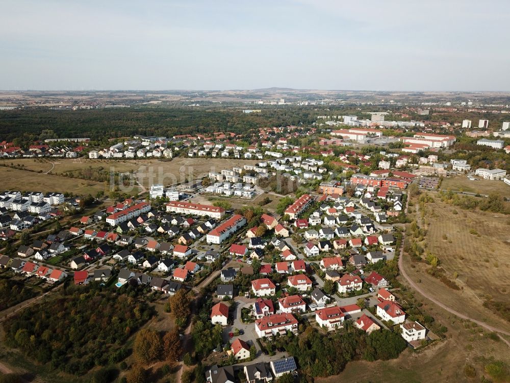 Luftaufnahme Halle (Saale) - Stadteil Heide-Süd mit der Wohnsiedlung und Eigenheimen in Halle (Saale) im Bundesland Sachsen-Anhalt