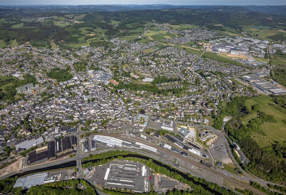 Luftbild Attendorn - Stadtgebiet mit Außenbezirken und Innenstadtbereich in Attendorn im Bundesland Nordrhein-Westfalen, Deutschland