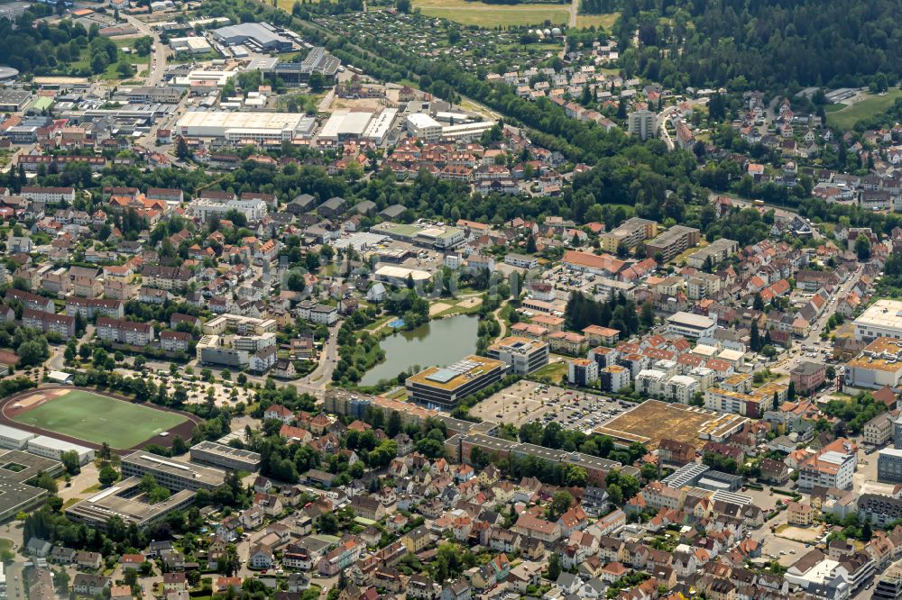 Luftaufnahme Schwenningen - Stadtgebiet mit Außenbezirken und Innenstadtbereich in Schwenningen im Bundesland Baden-Württemberg, Deutschland