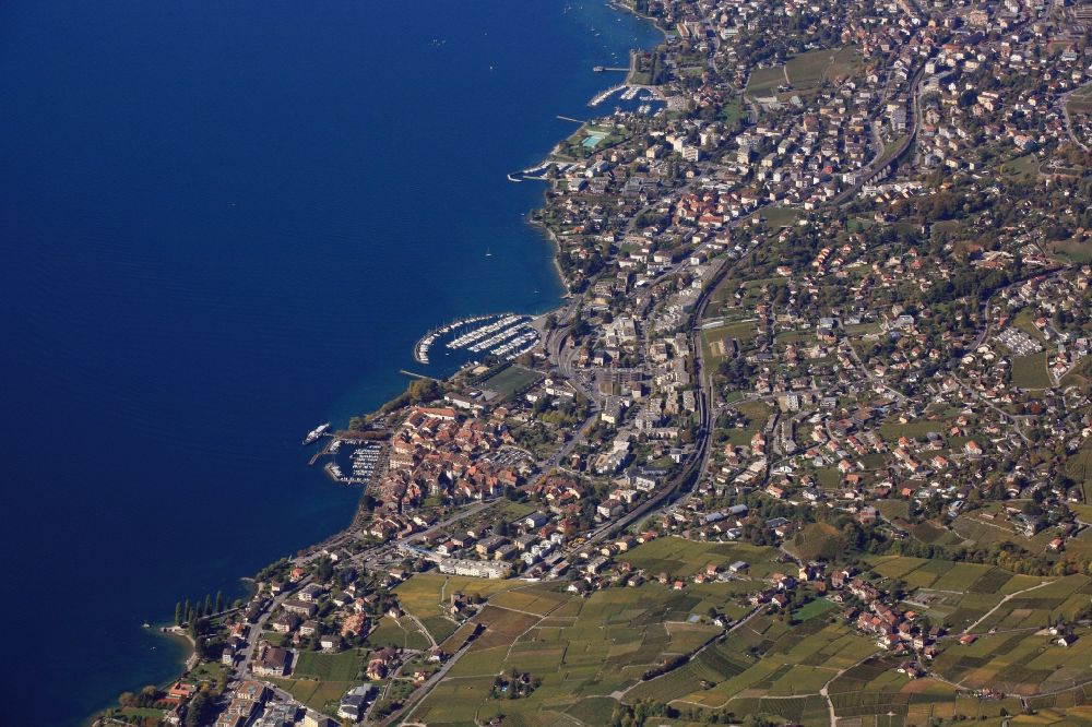 Luftbild Lausanne - Stadtgebiet mit Außenbezirken von Lutry, Paudex und Pully in Lausanne im Kanton Vaud, Schweiz