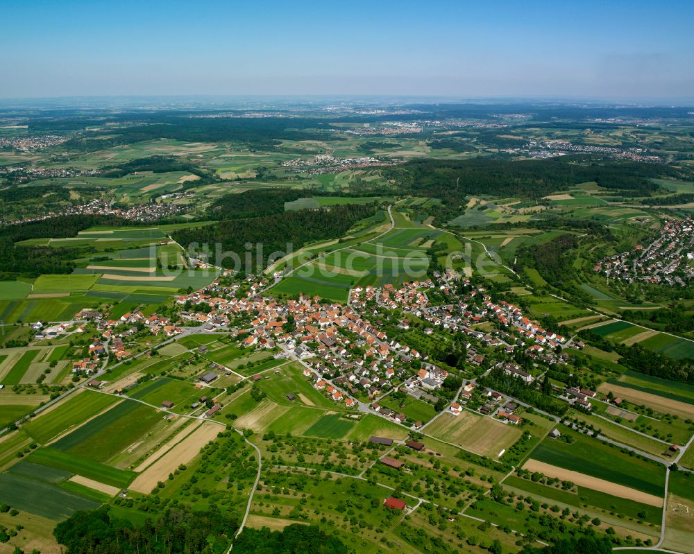 Luftaufnahme Bad Liebenzell - Stadtgebiet inmitten der Landwirtschaft in Bad Liebenzell im Bundesland Baden-Württemberg, Deutschland