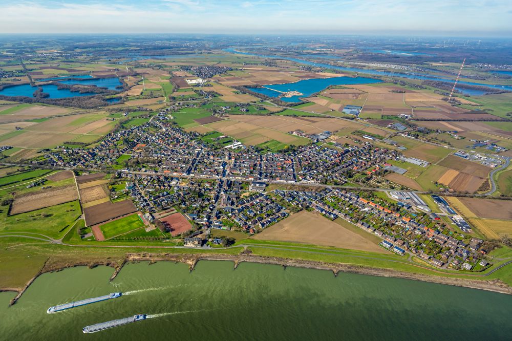 Luftaufnahme Büderich - Stadtgebiet inmitten der Landwirtschaft in Büderich im Bundesland Nordrhein-Westfalen, Deutschland