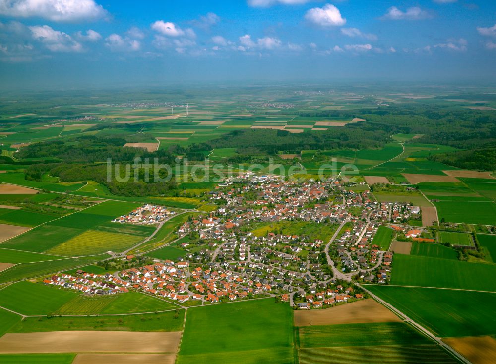 Luftbild Bernstadt - Stadtgebiet inmitten der Landwirtschaft in Bernstadt im Bundesland Baden-Württemberg, Deutschland