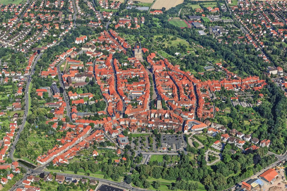 Luftaufnahme Duderstadt - Stadtgebiet inmitten der Landwirtschaft in Duderstadt im Bundesland Niedersachsen, Deutschland
