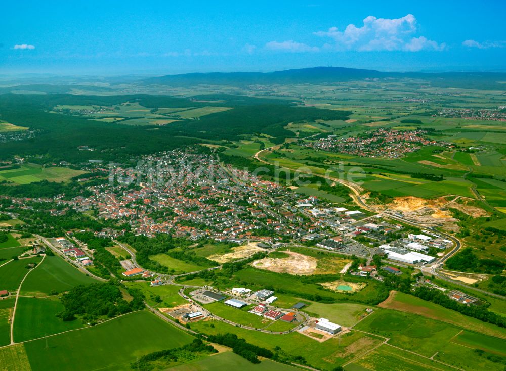 Luftaufnahme Eisenberg (Pfalz) - Stadtgebiet inmitten der Landwirtschaft in Eisenberg (Pfalz) im Bundesland Rheinland-Pfalz, Deutschland