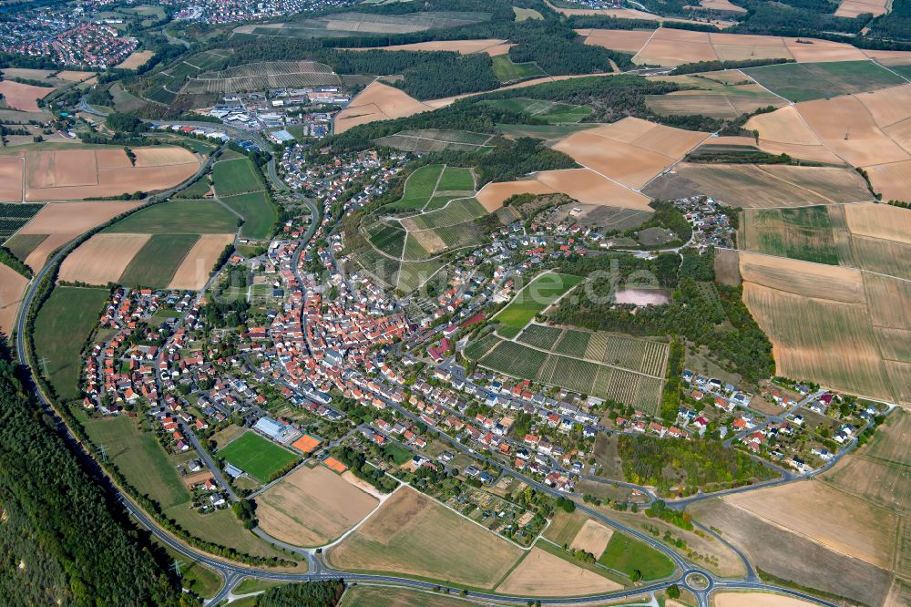 Erlenbach bei Marktheidenfeld von oben - Stadtgebiet inmitten der Landwirtschaft in Erlenbach bei Marktheidenfeld im Bundesland Bayern, Deutschland