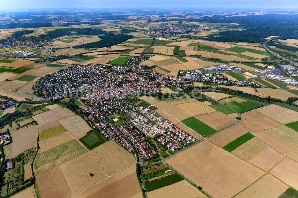 Luftbild Estenfeld - Stadtgebiet inmitten der Landwirtschaft in Estenfeld im Bundesland Bayern, Deutschland