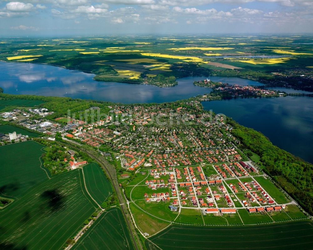 Farchauer Mühle aus der Vogelperspektive: Stadtgebiet inmitten der Landwirtschaft in Farchauer Mühle im Bundesland Schleswig-Holstein, Deutschland