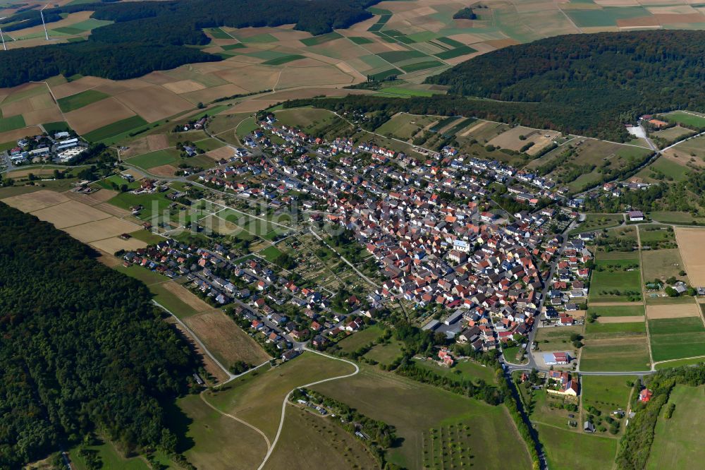 Greußenheim aus der Vogelperspektive: Stadtgebiet inmitten der Landwirtschaft in Greußenheim im Bundesland Bayern, Deutschland