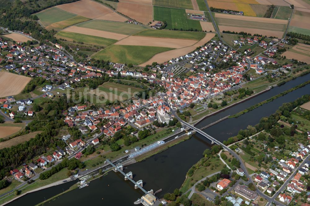 Himmelstadt von oben - Stadtgebiet inmitten der Landwirtschaft in Himmelstadt im Bundesland Bayern, Deutschland