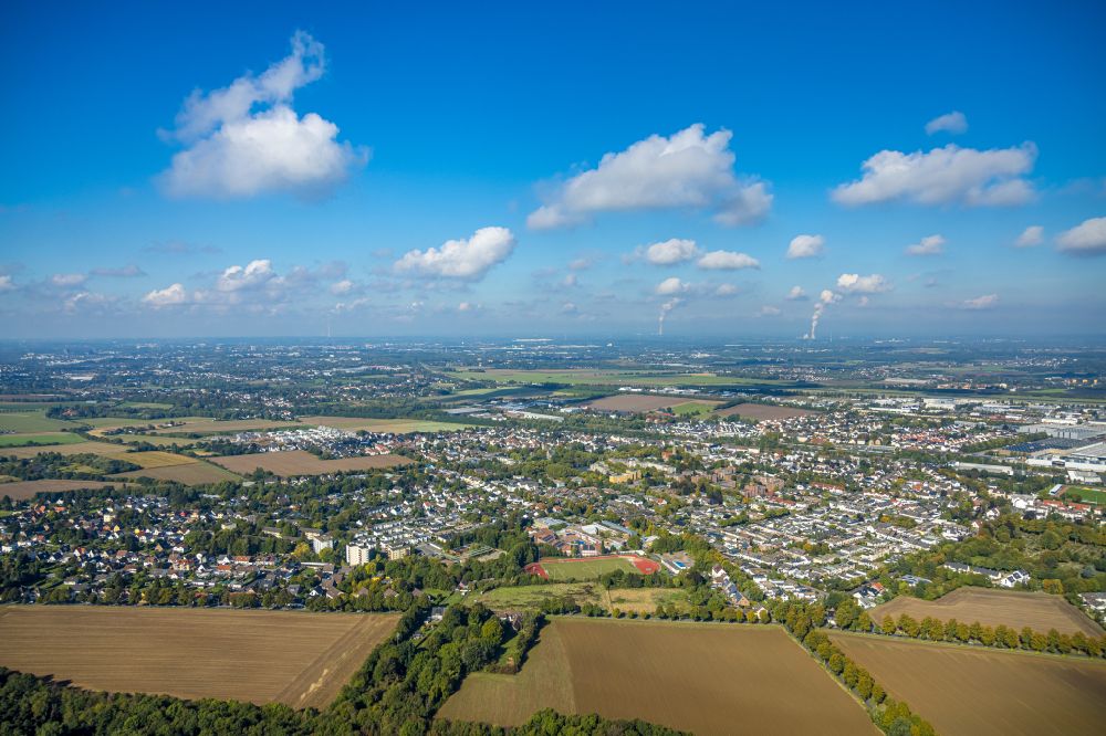 Luftbild Holzwickede - Stadtgebiet inmitten der Landwirtschaft in Holzwickede im Bundesland Nordrhein-Westfalen, Deutschland