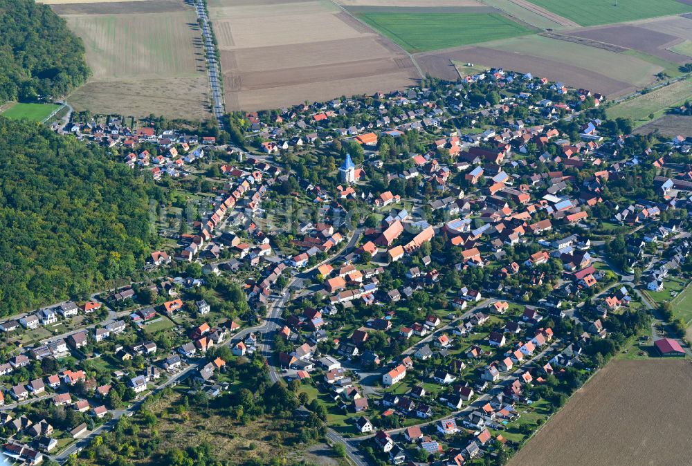 Immenrode von oben - Stadtgebiet inmitten der Landwirtschaft in Immenrode im Bundesland Niedersachsen, Deutschland