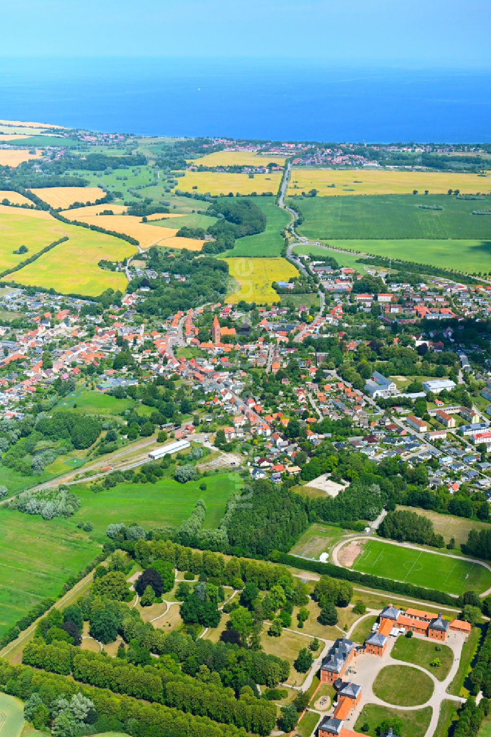 Luftbild Klütz - Stadtgebiet inmitten der Landwirtschaft in Klütz im Bundesland Mecklenburg-Vorpommern, Deutschland