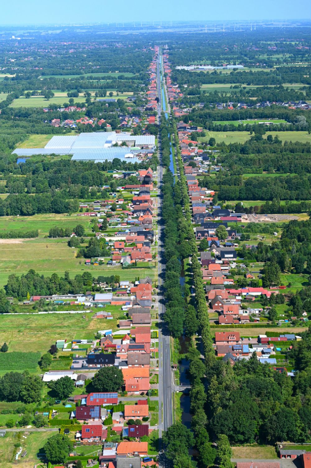 Luftbild Papenburg - Stadtgebiet inmitten der Landwirtschaft in Papenburg im Bundesland Niedersachsen, Deutschland