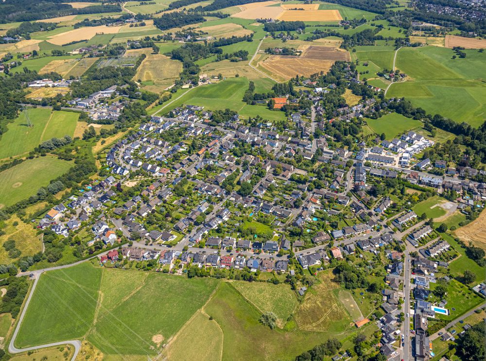 Selbeck von oben - Stadtgebiet inmitten der Landwirtschaft in Selbeck im Bundesland Nordrhein-Westfalen, Deutschland