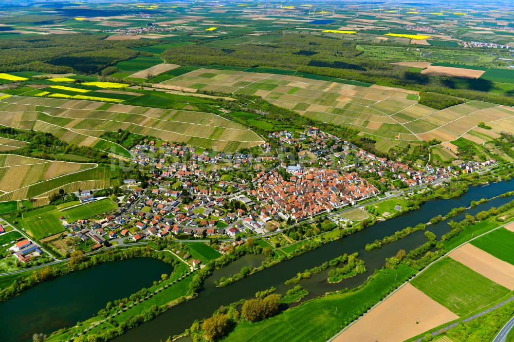 Luftbild Sulzfeld am Main - Stadtgebiet inmitten der Landwirtschaft in Sulzfeld am Main im Bundesland Bayern, Deutschland