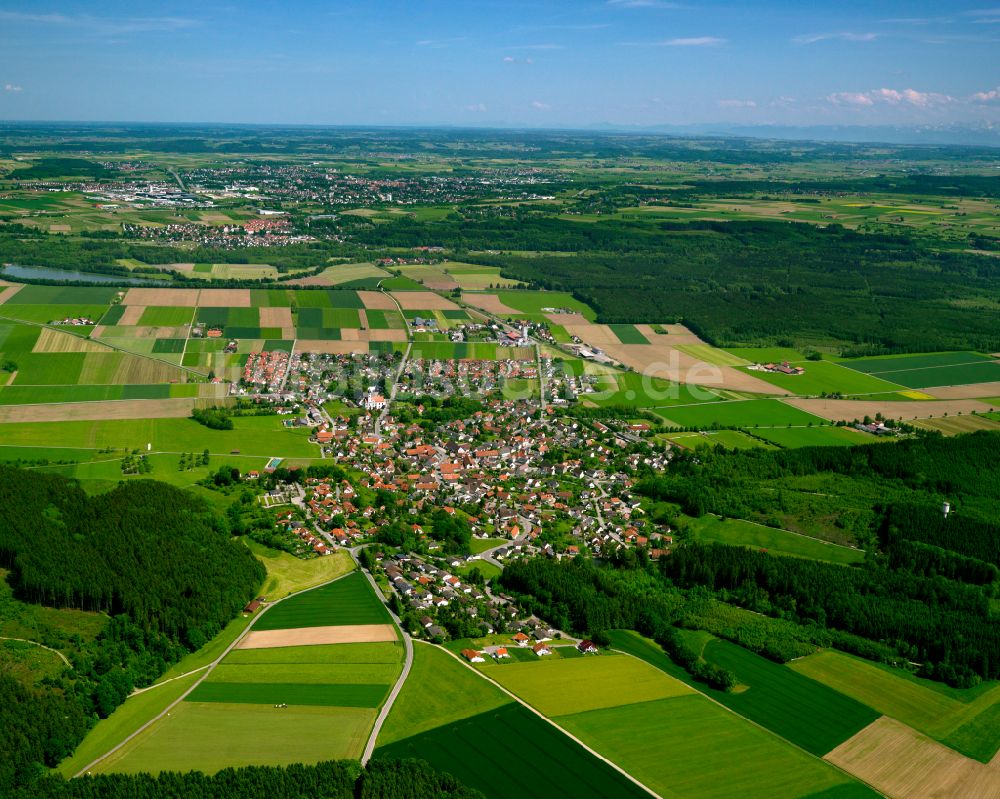 Luftaufnahme Tannheim - Stadtgebiet inmitten der Landwirtschaft in Tannheim im Bundesland Baden-Württemberg, Deutschland
