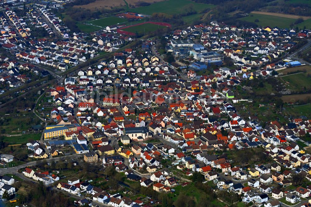 Luftbild Ubstadt-Weiher - Stadtgebiet inmitten der Landwirtschaft in Ubstadt-Weiher im Bundesland Baden-Württemberg, Deutschland