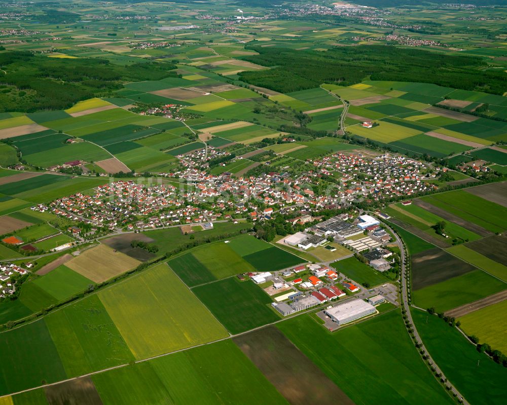 Untersulmetingen aus der Vogelperspektive: Stadtgebiet inmitten der Landwirtschaft in Untersulmetingen im Bundesland Baden-Württemberg, Deutschland