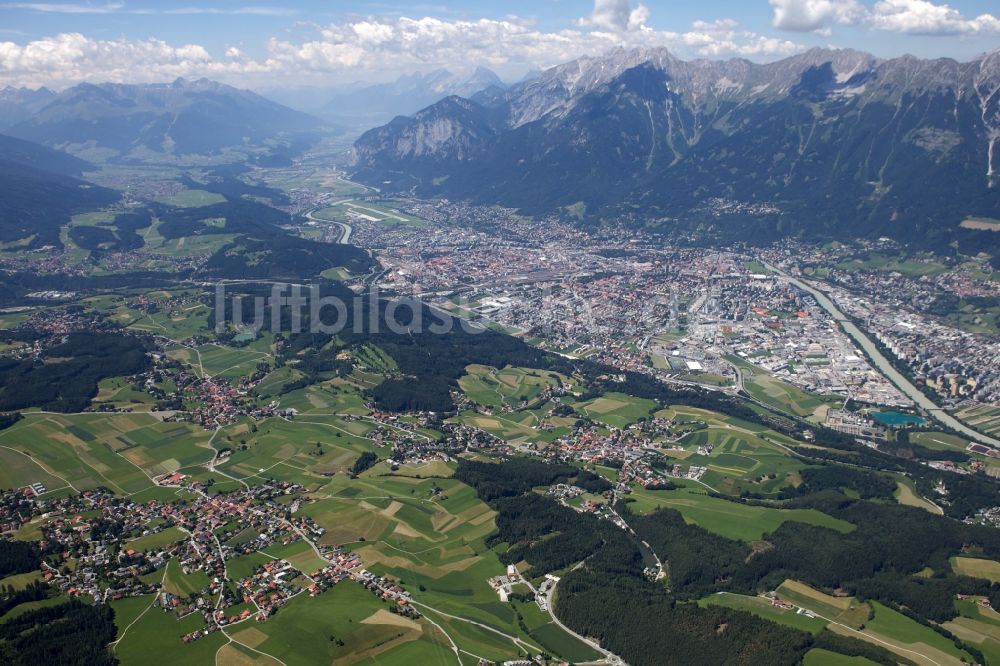 Luftaufnahme Innsbruck - Stadtkern von Innsbruck in Österreich