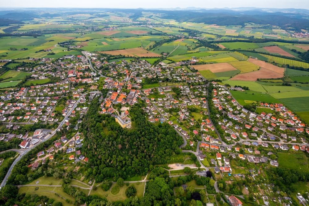 Bad Wildungen von oben - Stadtrand und Außenbezirks- Wohngebiete in Bad Wildungen im Bundesland Hessen, Deutschland
