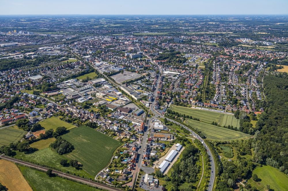 Luftbild Hamm - Stadtrand und Außenbezirks- Wohngebiete entlang der Werler Straße und B63 in Hamm im Bundesland Nordrhein-Westfalen, Deutschland