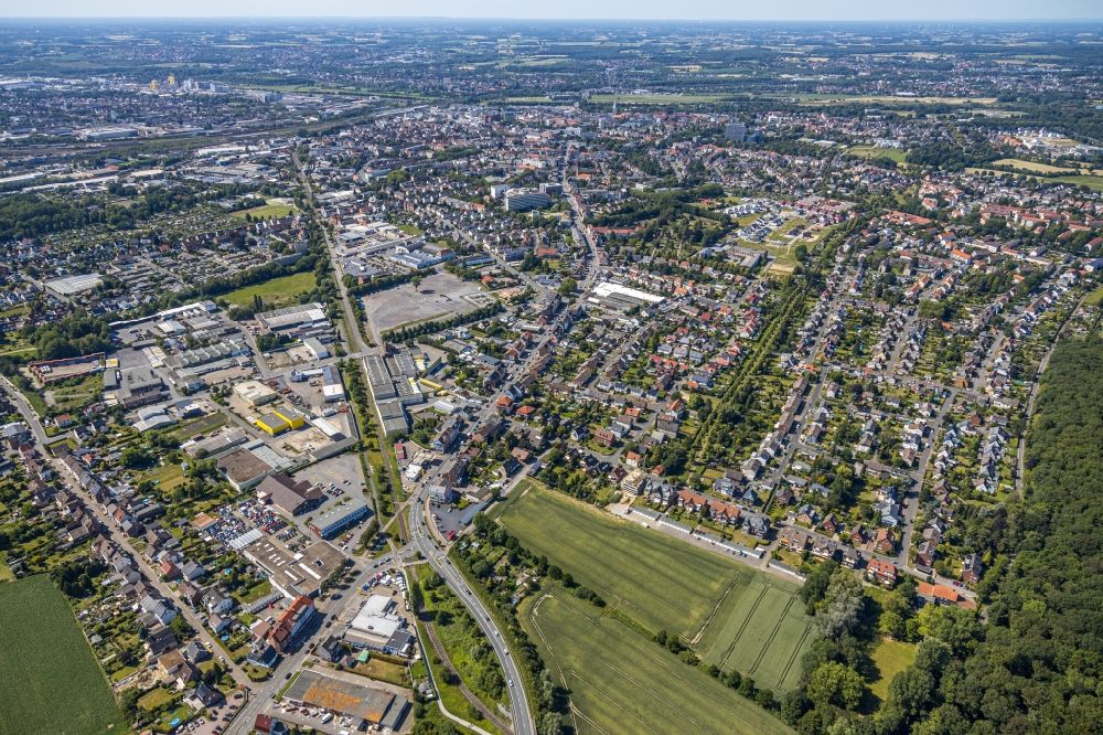 Luftaufnahme Hamm - Stadtrand und Außenbezirks- Wohngebiete entlang der Werler Straße und B63 in Hamm im Bundesland Nordrhein-Westfalen, Deutschland