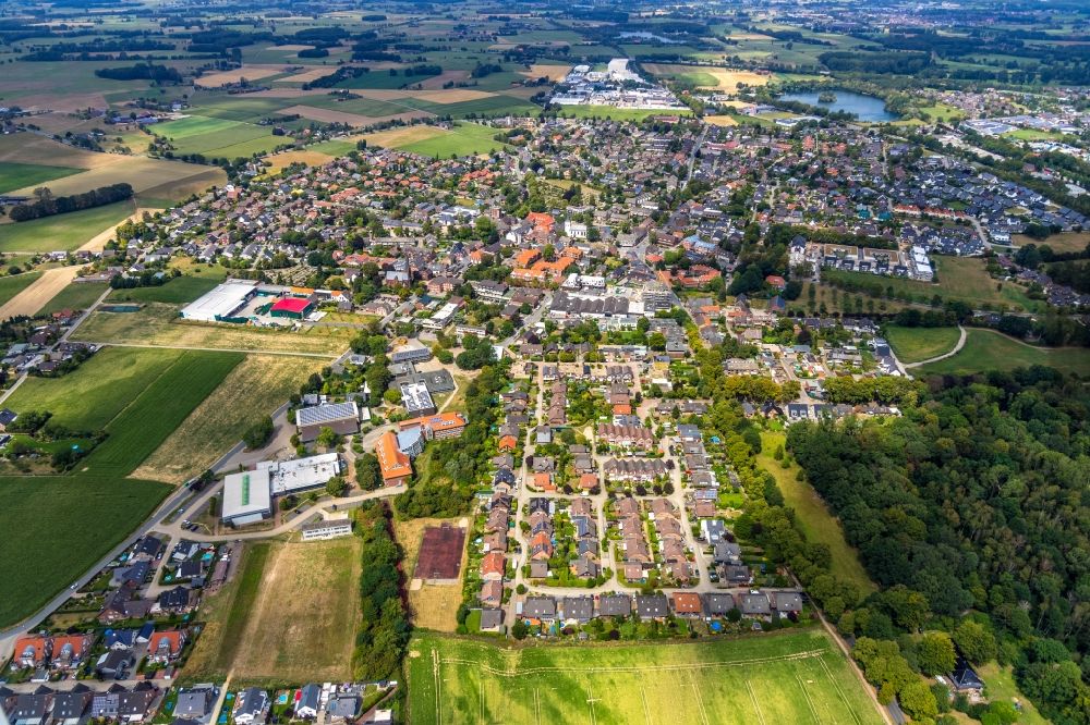 Luftbild Hamminkeln - Stadtrand und Außenbezirks- Wohngebiete in Hamminkeln im Bundesland Nordrhein-Westfalen, Deutschland