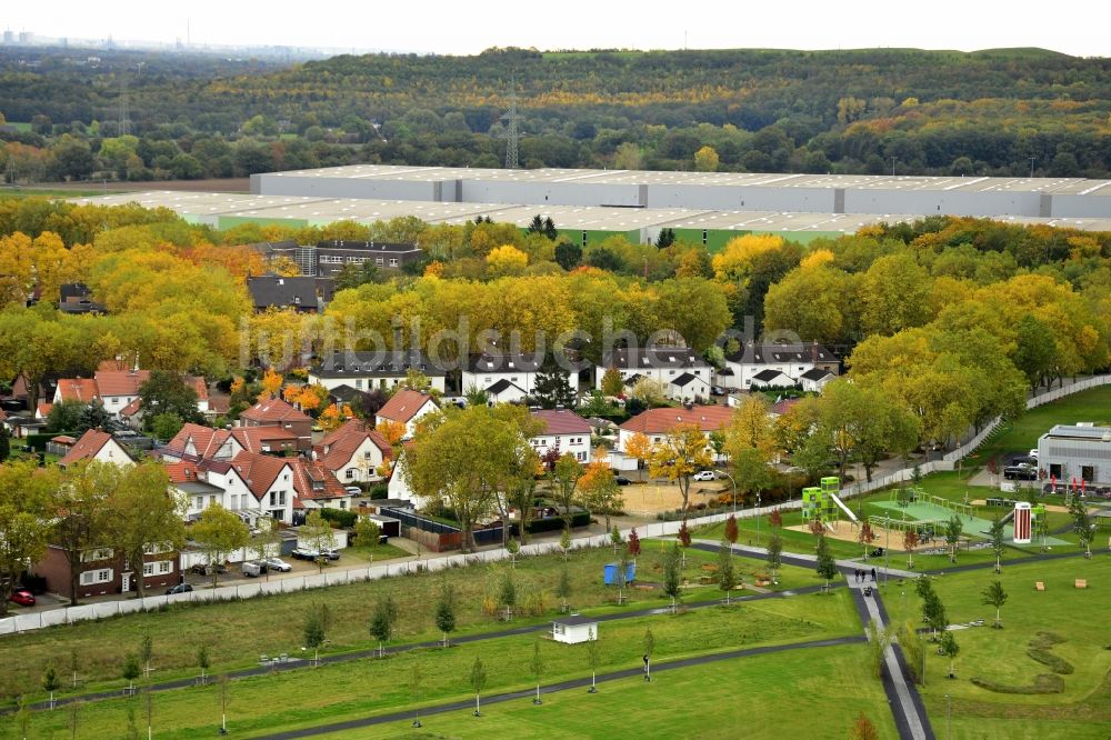 Luftaufnahme Kamp-Lintfort - Stadtrand und Außenbezirks- Wohngebiete in Kamp-Lintfort im Bundesland Nordrhein-Westfalen, Deutschland