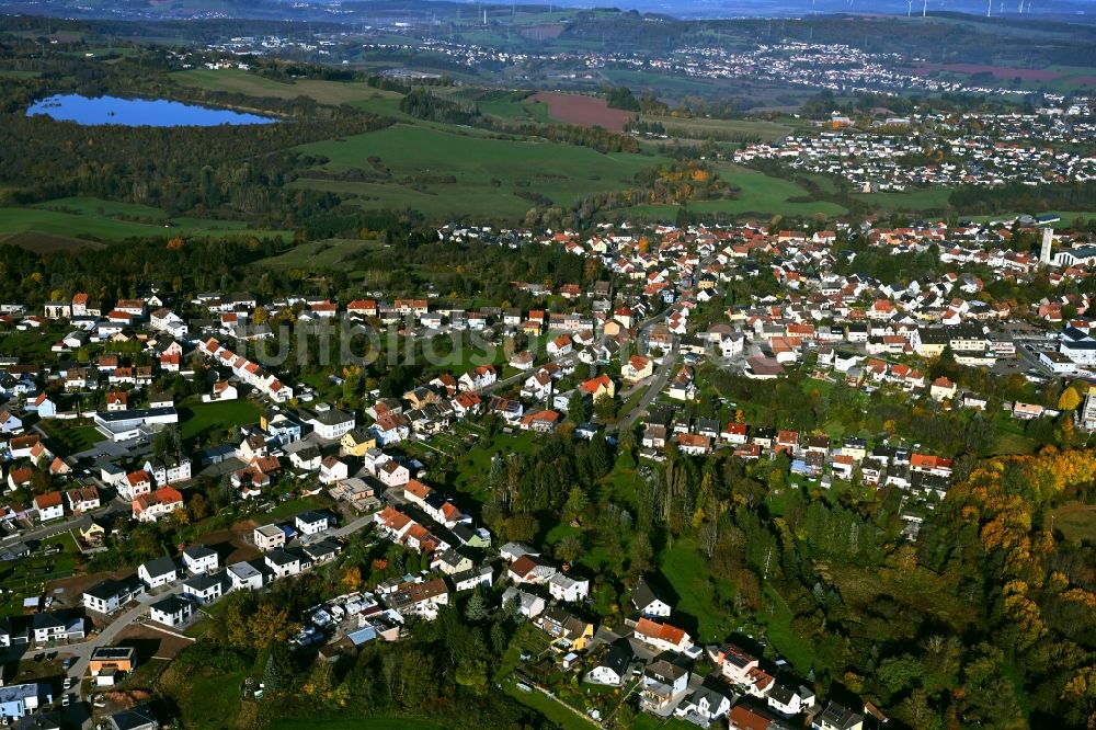 Merchweiler von oben - Stadtrand und Außenbezirks- Wohngebiete in Merchweiler im Bundesland Saarland, Deutschland
