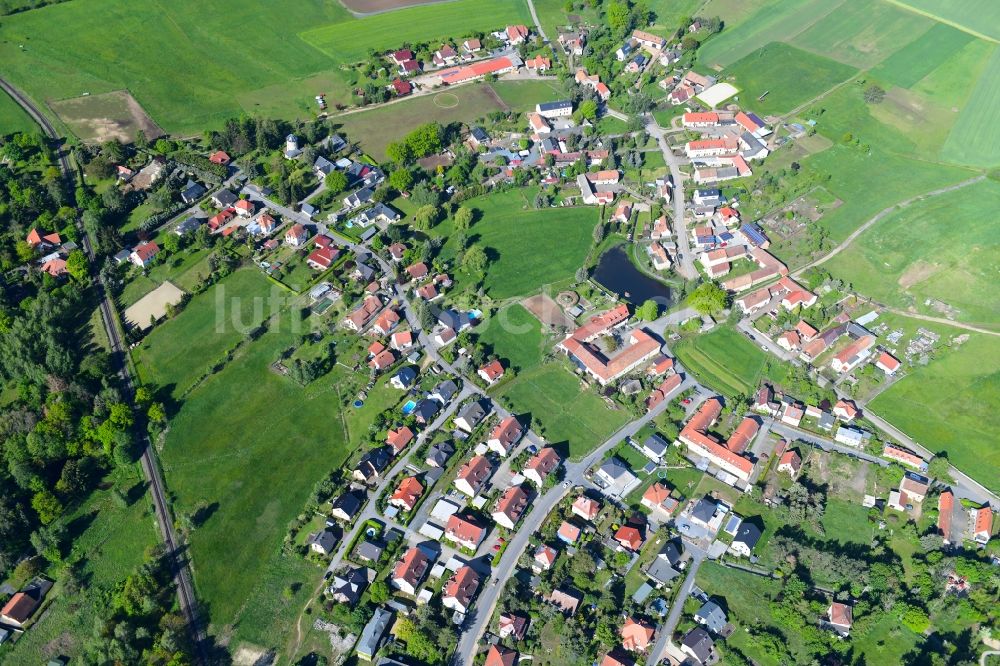 Moritzburg von oben - Stadtrand und Außenbezirks- Wohngebiete in Moritzburg im Bundesland Sachsen, Deutschland