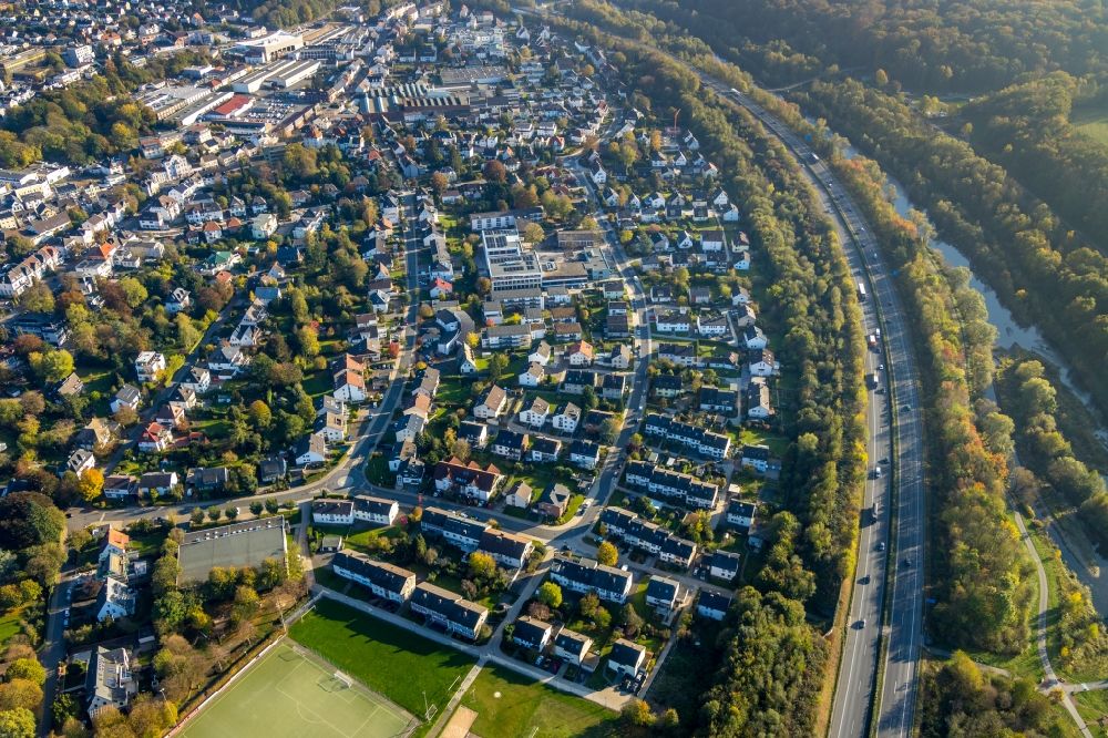 Luftaufnahme Neheim - Stadtrand und Außenbezirks- Wohngebiete in Neheim im Bundesland Nordrhein-Westfalen, Deutschland