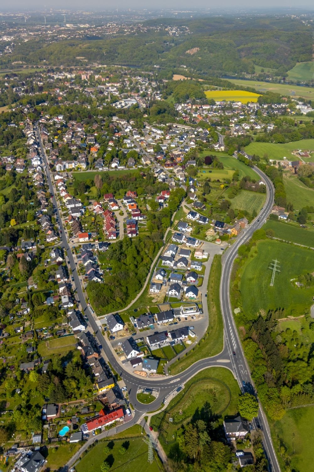 Witten von oben - Stadtrand und Außenbezirks- Wohngebiete im Ortsteil Bommern in Witten im Bundesland Nordrhein-Westfalen, Deutschland