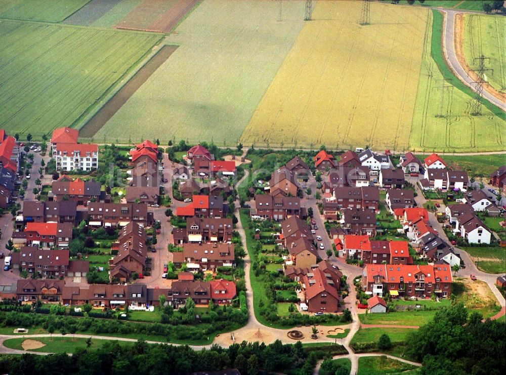 Luftaufnahme Hürth - Stadtrand und Außenbezirks- Wohngebiete im Ortsteil Hermülheim in Hürth im Bundesland Nordrhein-Westfalen, Deutschland