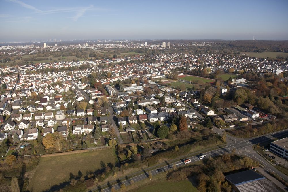 Luftaufnahme Egelsbach - Stadtrand und Außenbezirks- Wohngebiete im Ortsteil Im Loh in Egelsbach im Bundesland Hessen