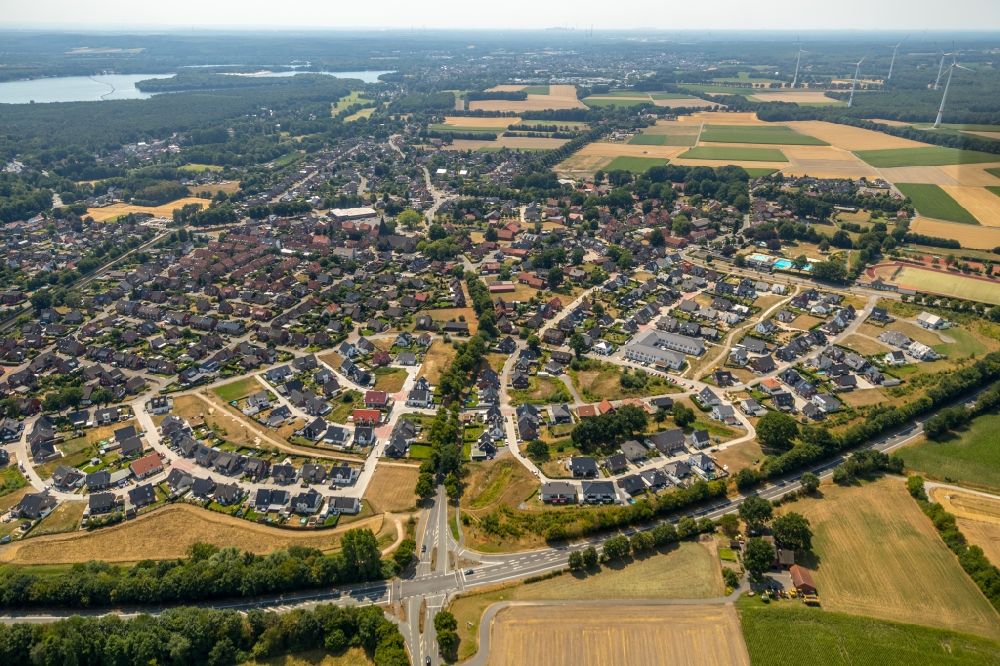 Luftbild Haltern am See - Stadtrand und Außenbezirks- Wohngebiete im Ortsteil Sythen in Haltern am See im Bundesland Nordrhein-Westfalen, Deutschland