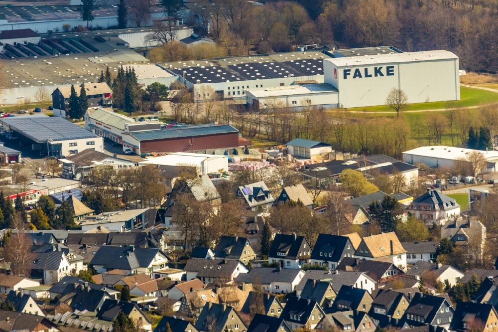 Luftbild Schmallenberg - Stadtrand und Außenbezirks- Wohngebiete in Schmallenberg im Bundesland Nordrhein-Westfalen, Deutschland