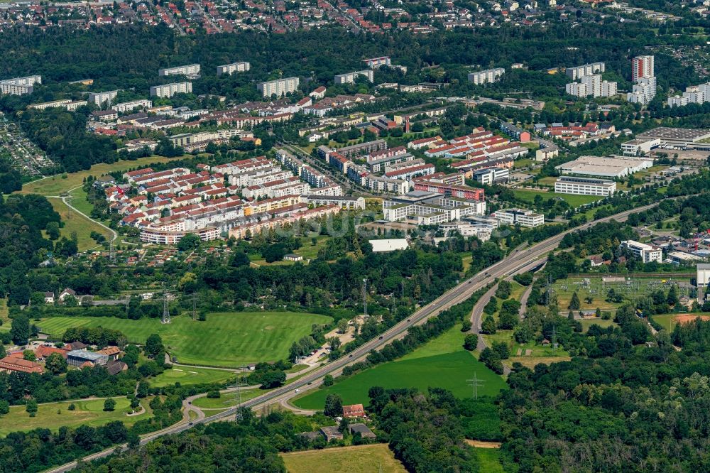 Luftbild Oberreut - Stadtrand und Außenbezirks- Wohngebiete im Südosten von Karlsruhe in Oberreut im Bundesland Baden-Württemberg, Deutschland